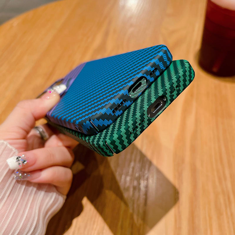 Luxus Ultra-Dünne Karbonfaser-Matte Hülle für Apple iPhone 17/17 Air, 16/16e, 15, 14, 13 Pro Max Plus | Stoßfeste Hart-PC Abdeckung mit Kratzfestem & Fingerabdruckfreiem Schutz